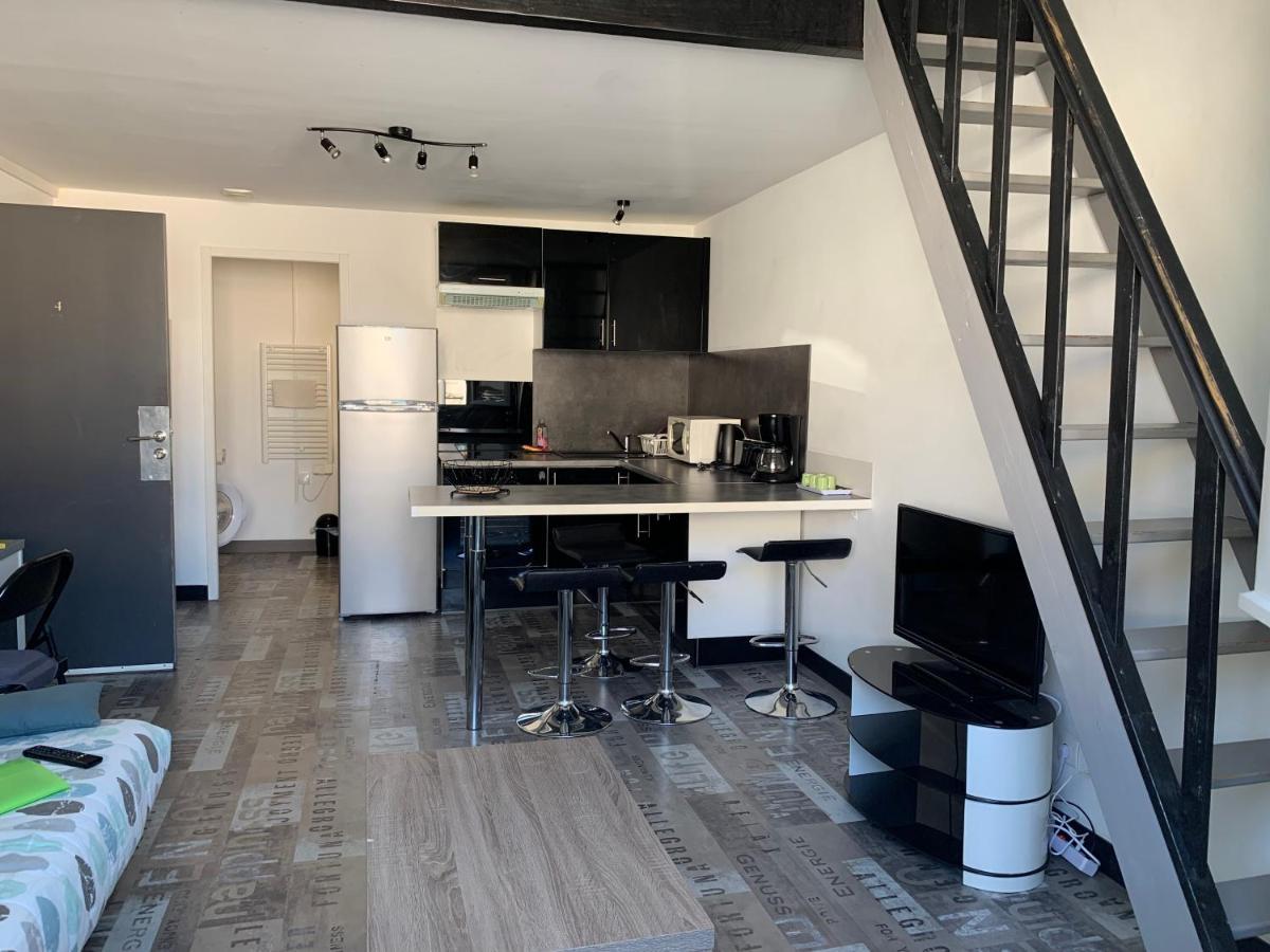 Appartement Tout Confort En Mezzanine A 20Mn A Pied Du Centre-Ville Avec Tv Et Wifi La Rochelle  Luaran gambar